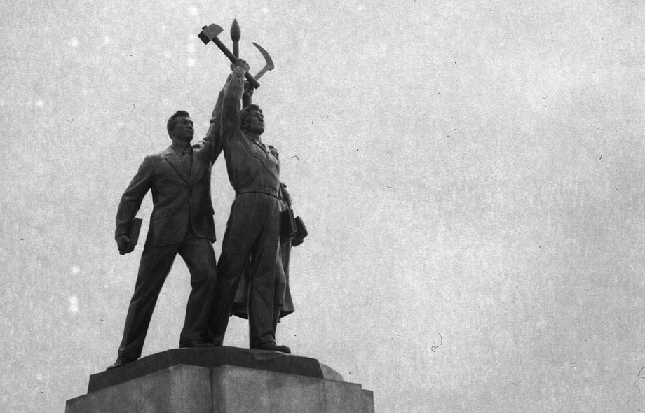 A statue forming the Workers' Party of Korea ensign at the foot of Juche Tower in Pyongyang © Fredrik von Erichsen